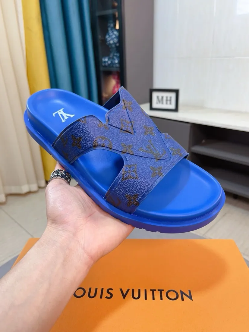 Men's shoes💰300🌹🌹【LV】Multi-color new men's slippers, original quality top version, original special cowhide presbyopia print➕sheepskin on the inside and side, non-slip combination sole, more stable walking, more comfortable and lightweight, high-end and generous, size: 38~44